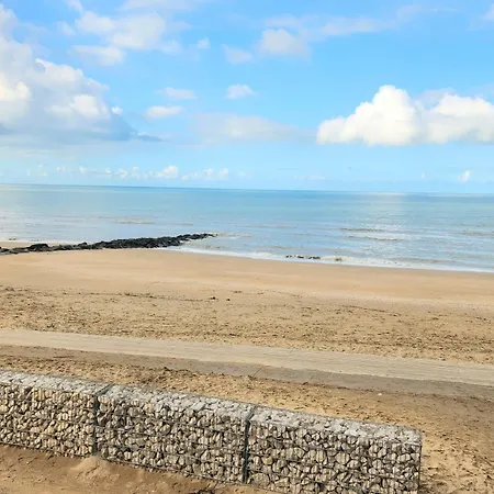 Beautiful Apartment With 3 Balconies Blonville-sur-Mer Exterior photo